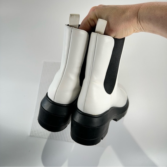 Stuart Weitzman Lug Sole Chelsea Boots White Leather Size 8 - Picture 5 of 10